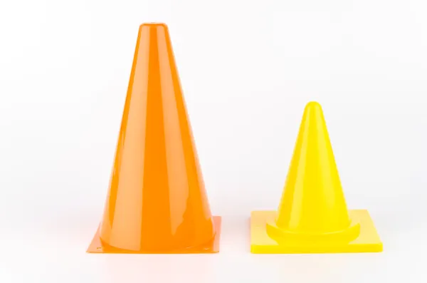 Cones de tráfego isolado fundo branco — Fotografia de Stock
