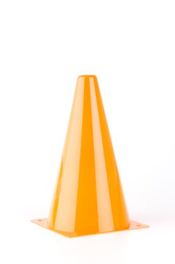 trafik konileri izole beyaz arka plan