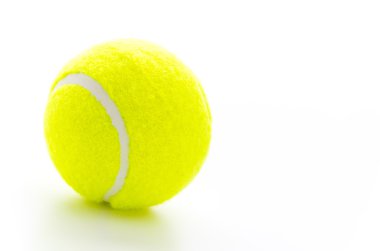 Tenis topları üzerinde beyaz izole