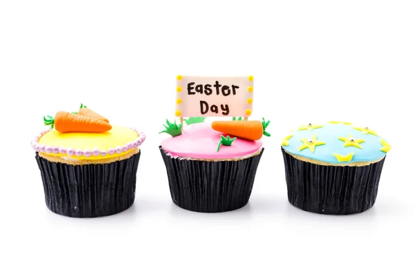 Ostern Cupcakes isoliert weißen Hintergrund — Stockfoto