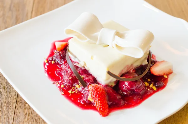 Strawberry dessert — Stock Photo, Image