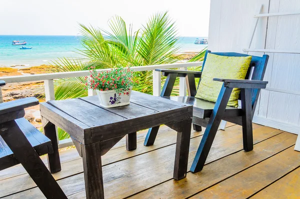 椅子和桌子上海滩 — 图库照片