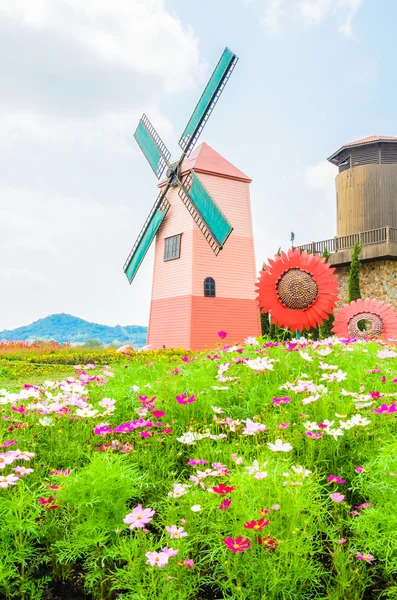 Molino de viento —  Fotos de Stock