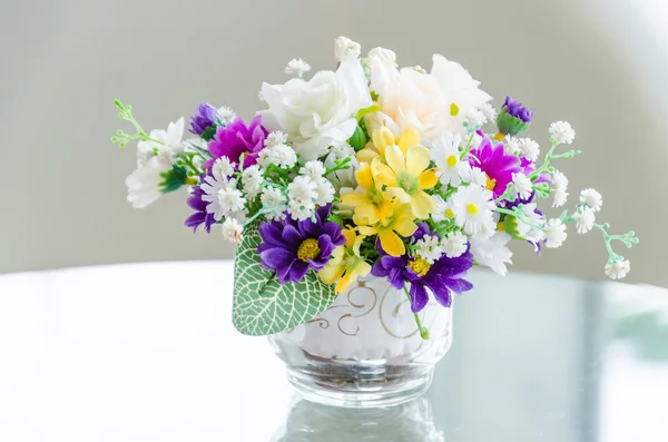 Květ kytice ve váze — Stock fotografie