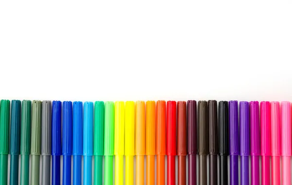 Beyaz arka plan üzerinde izole renkli kalem — Stok fotoğraf