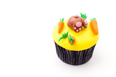 Paskalya kek izole beyaz arka plan