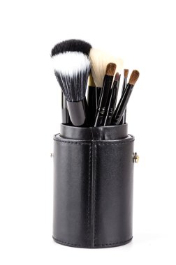 Makyaj fırça izole beyaz arka plan