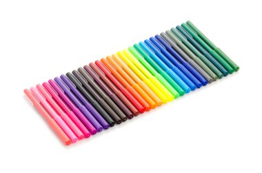 Beyaz arka plan üzerinde izole renkli kalem
