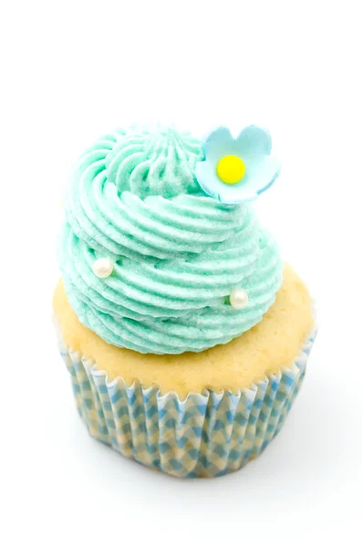 Vanille cupcakes geïsoleerde witte achtergrond — Stockfoto