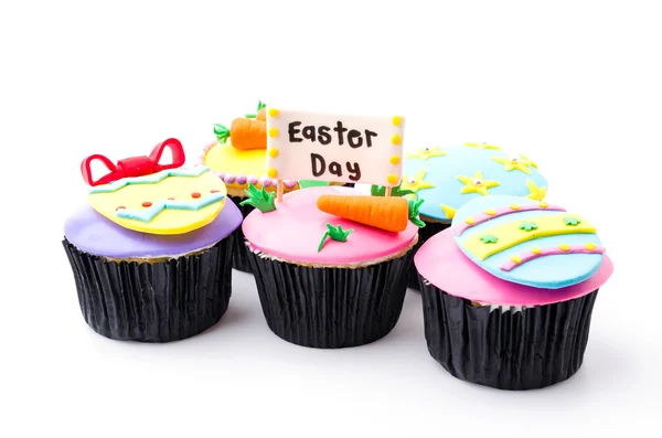 Ostern Cupcakes isoliert weißen Hintergrund — Stockfoto