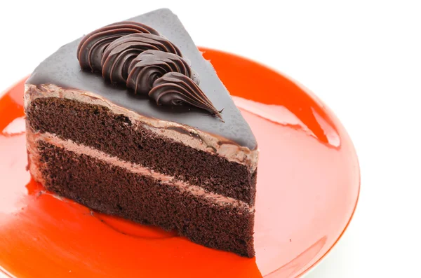 Beyaz arka planda izole edilmiş çikolatalı pasta — Stok fotoğraf