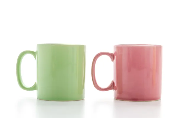 Taza de color aislada en blanco — Foto de Stock