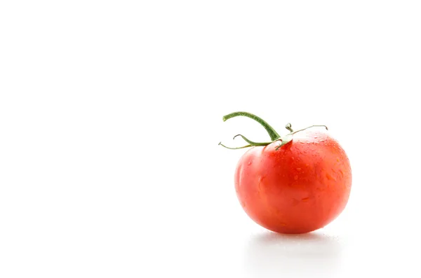 Tomate aislado sobre blanco — Foto de Stock