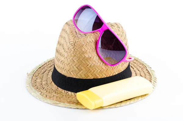 Hatt, solglasögon, bodylotion isolerad på vit bakgrund — Stockfoto