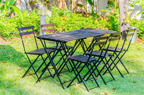 Table chair garden — Stock Photo, Image