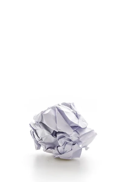 Crumble van papier geïsoleerd op witte achtergrond — Stockfoto