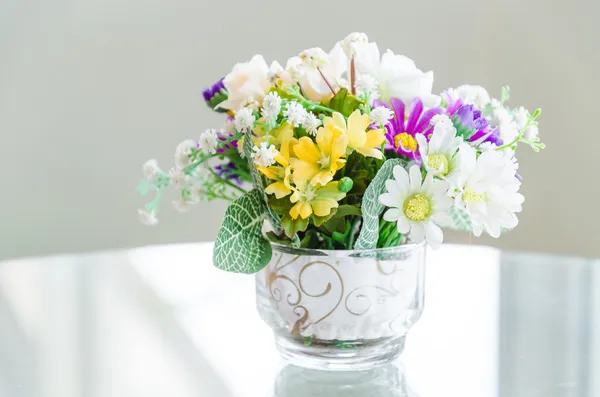 Flor de buquê em vaso — Fotografia de Stock