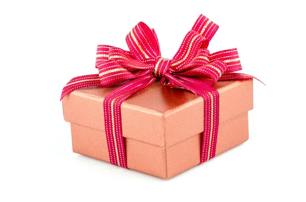 Caja de regalo aislado fondo blanco — Foto de Stock