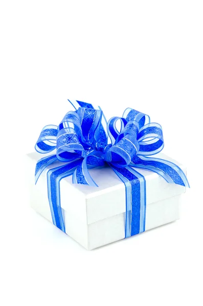 Caja de regalo aislado fondo blanco — Foto de Stock