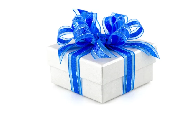 Caja de regalo aislado fondo blanco —  Fotos de Stock