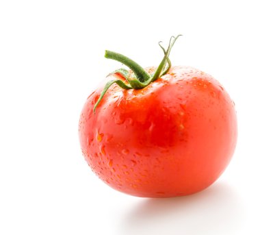 Domates beyazda izole.