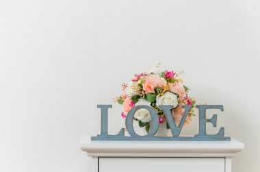 sevgi işareti başucundaki