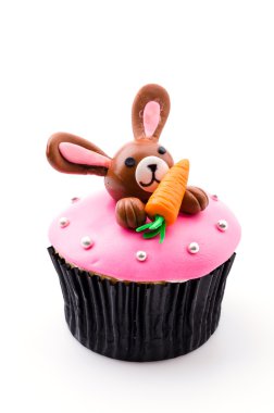 Paskalya kek izole beyaz arka plan