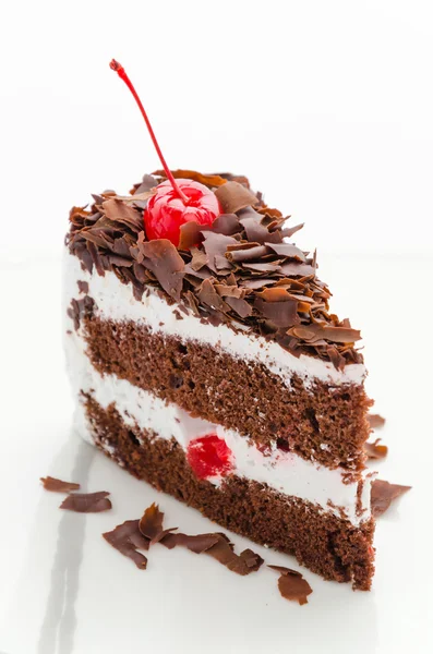 Torta cioccolato isolato su sfondo bianco — Foto Stock