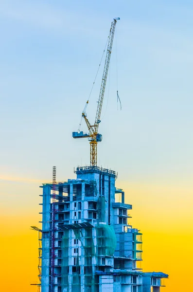 Crane construction twilight times — Stock Photo, Image