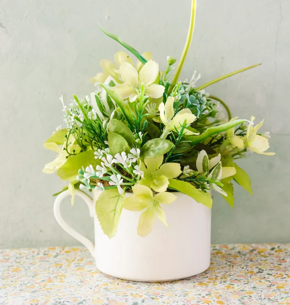 Flor de buquê em vaso — Fotografia de Stock