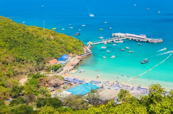 島ラーン島熱帯のビーチ都市パタヤで — ストック写真