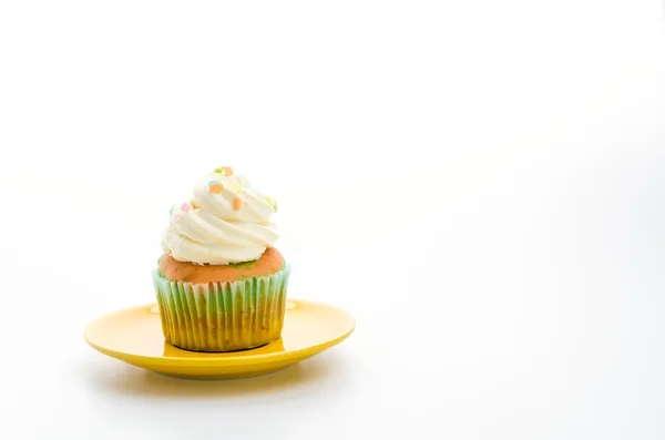 Cupcake isolati su sfondo bianco — Foto Stock