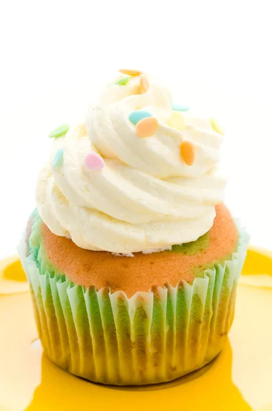 Cupcakes isolado no fundo branco — Fotografia de Stock