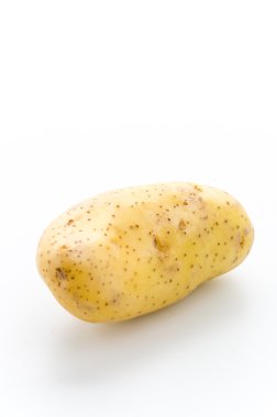 Patates beyazda izole edilmiş.