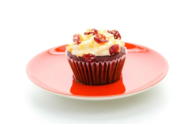 Kırmızı cupcake izole kadife beyaz arka plan — Stok fotoğraf