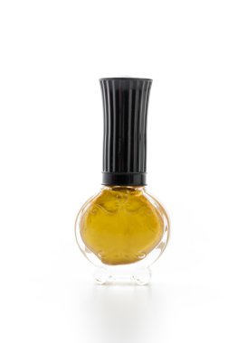 Oje beyaza izole edilmiş.