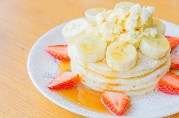 Pancake strawberry banana — Stock Photo, Image