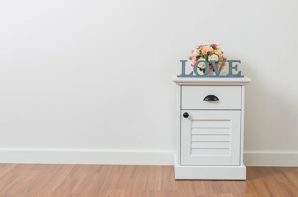 Kärlek tecken på nattduksbordet — Stockfoto
