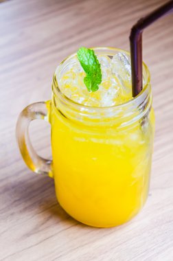 buzlu tutku meyve suyu