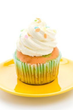 Çörekler beyaz arkaplanda izole edildi