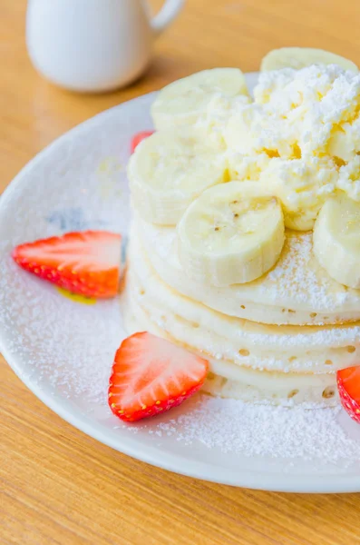 Pancake strawberry banana — Stock Photo, Image