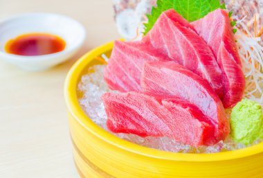 ton balıklı sashimi