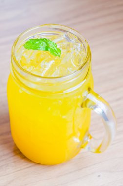 buzlu tutku meyve suyu