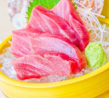 ton balıklı sashimi