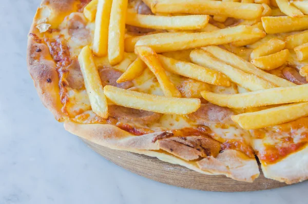 Pizza aux frites — Photo