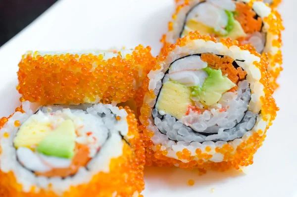 Sushi auf Teller — Stockfoto