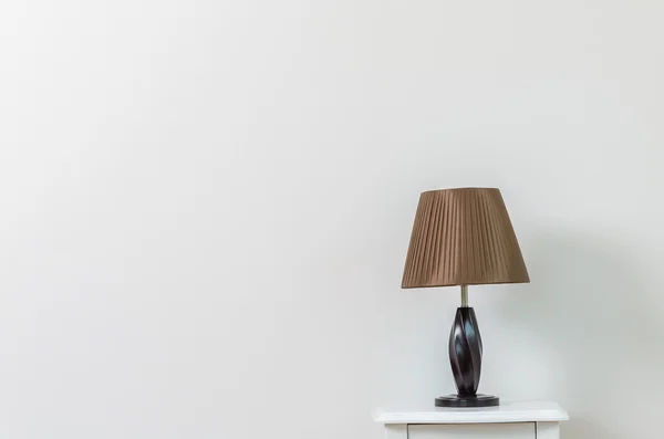 Lampa på nattduksbordet — Stockfoto
