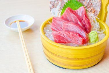 ton balıklı sashimi