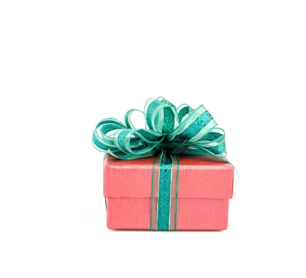 Caja de regalo aislado fondo blanco — Foto de Stock