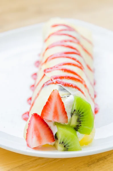 Pastel de crepe de fruta — Foto de Stock